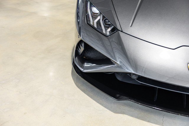 Used 2021 Lamborghini Huracan EVO RWD image 11
