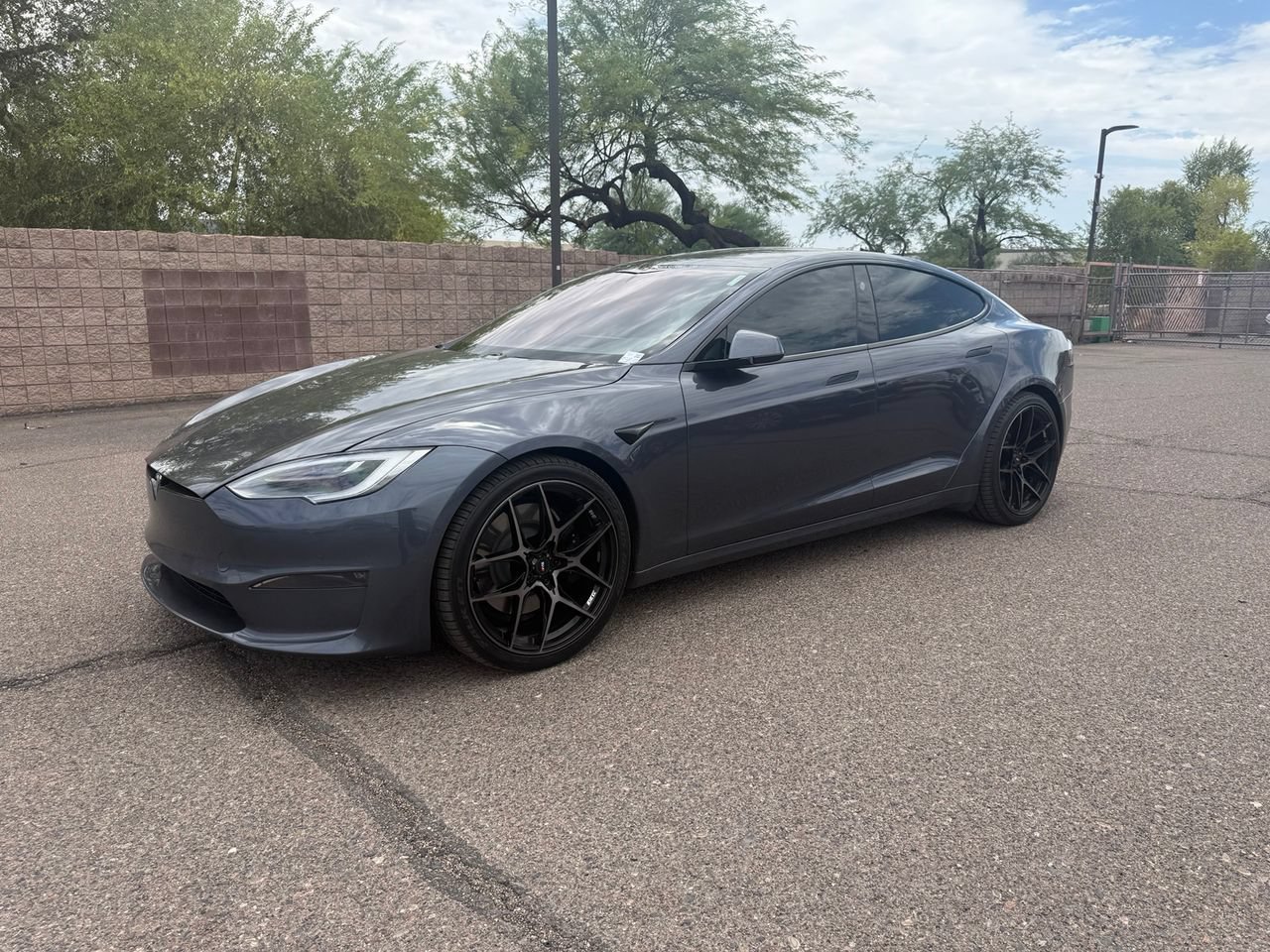 Used 2022 Tesla Model S Plaid AWD/4WD image 1