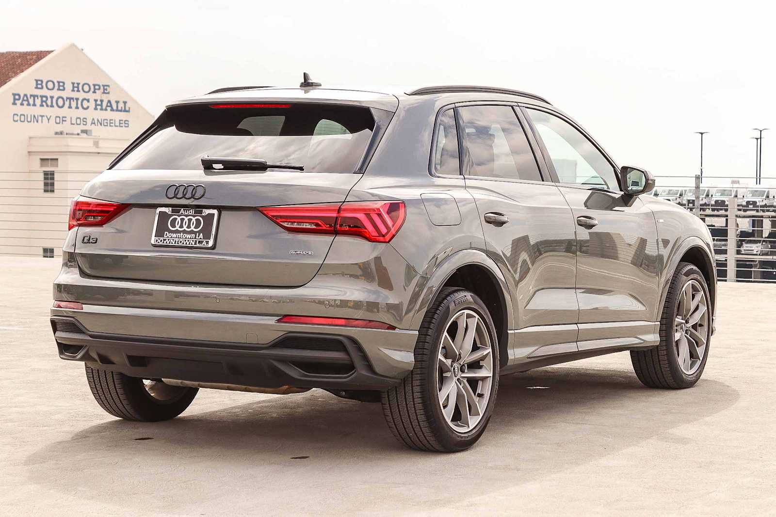 Used 2025 Audi Q3 2.0T Premium w/ Convenience Package AWD/4WD image 4