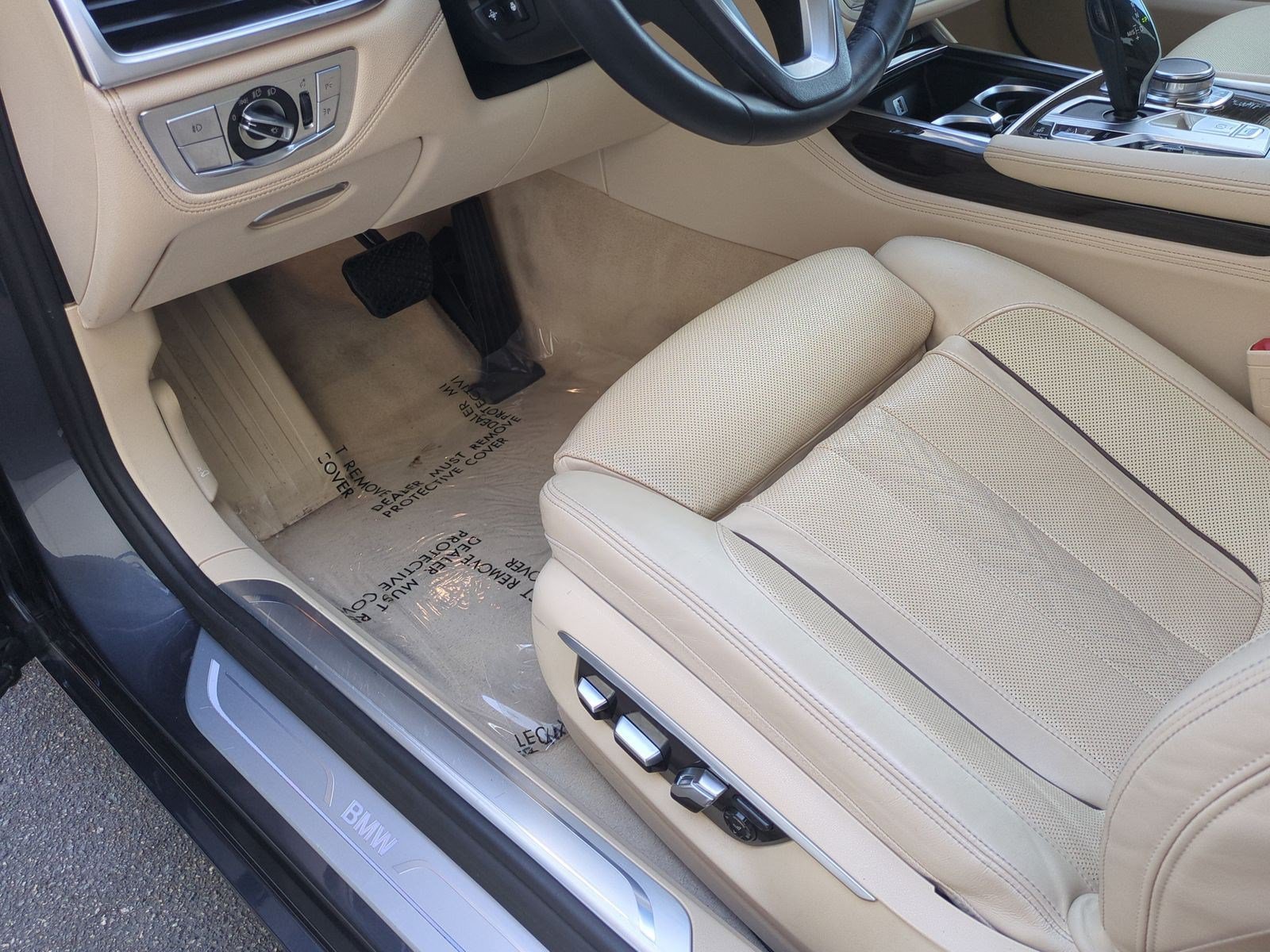 Used 2016 BMW 750i RWD image 17