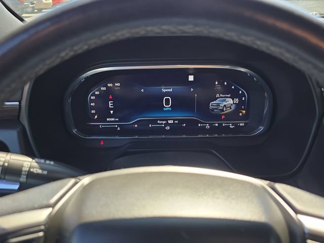Used 2022 Chevrolet Tahoe LT w/ Luxury Package AWD/4WD image 11