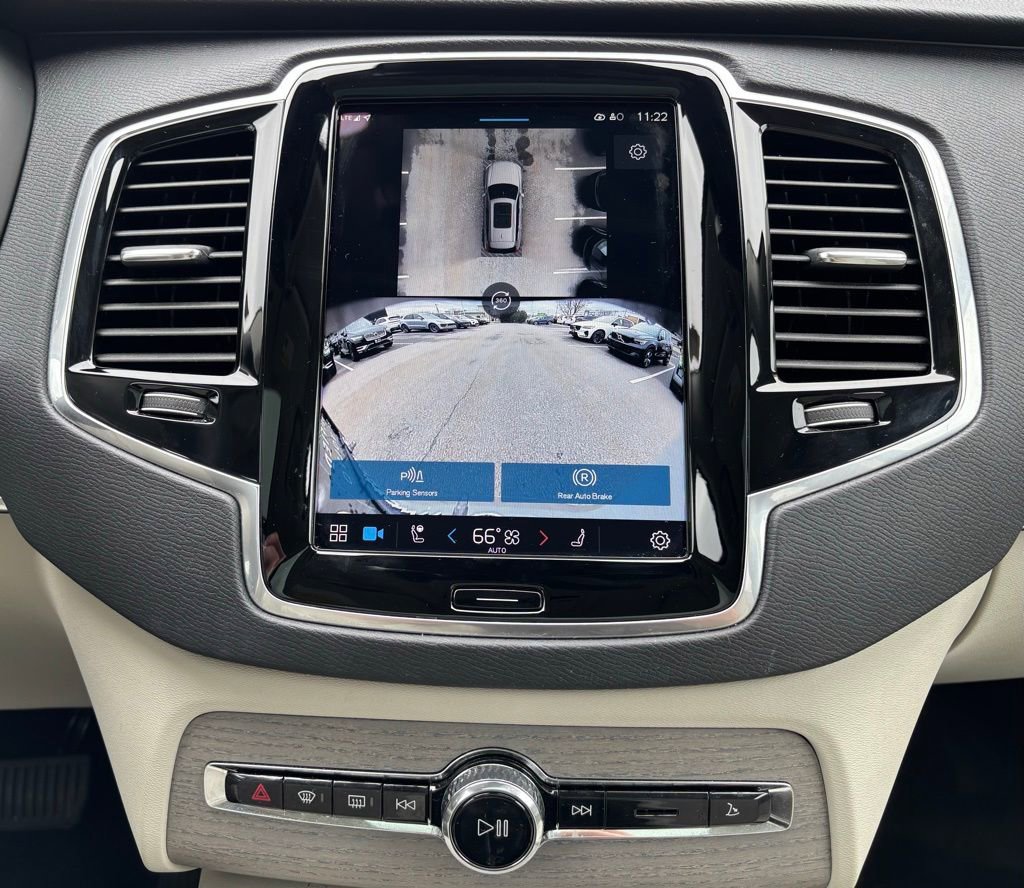 Used 2025 Volvo XC90 T8 Plus w/ Protection Package Premier image 17