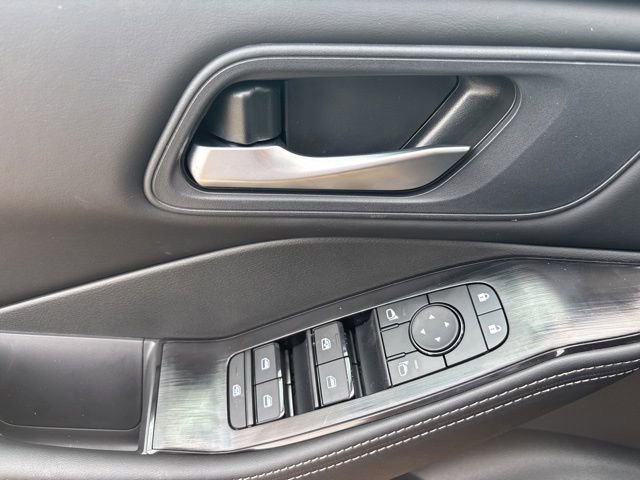 New 2026 Nissan Rogue SV FWD image 17