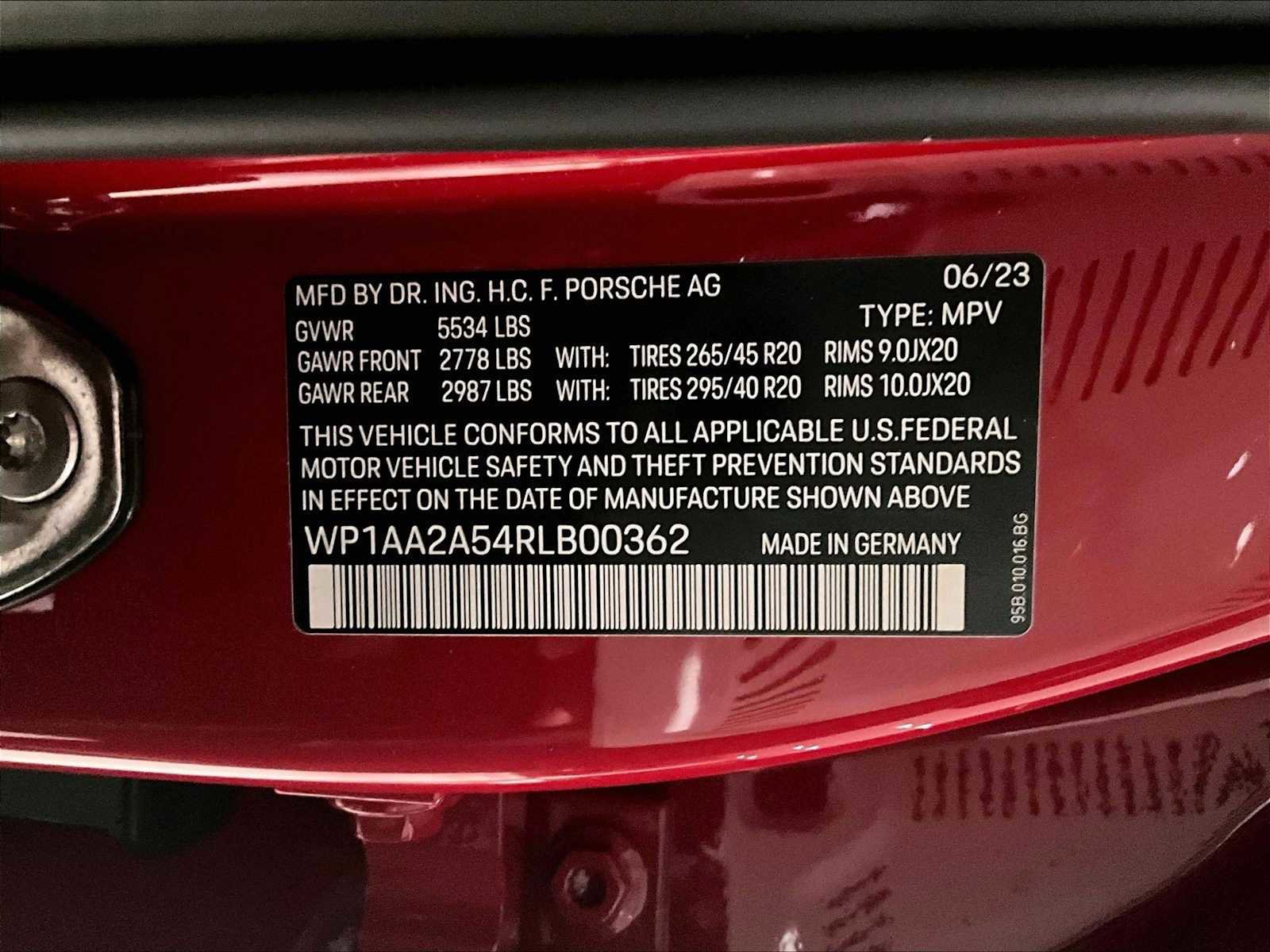 Used 2024 Porsche Macan image 36