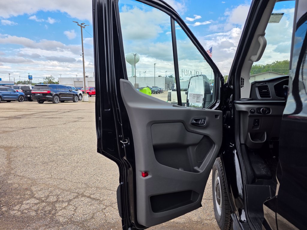 New 2026 Ford Transit 250 148 Medium Roof w/ Load Area Protection Package RWD image 11