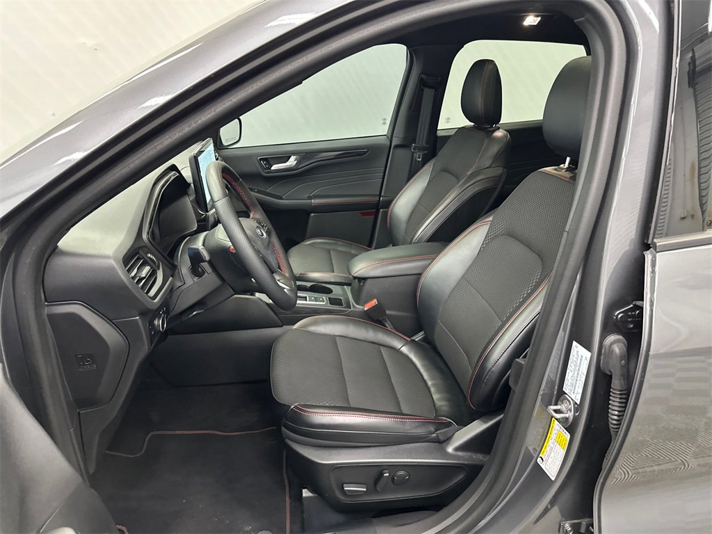 Used 2023 Ford Escape ST-Line w/ Tech Pack #1 image 9