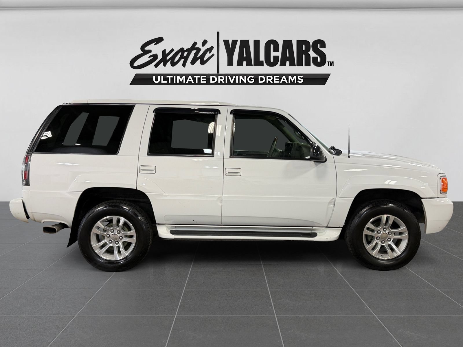 Used 2000 Cadillac Escalade 4WD image 6