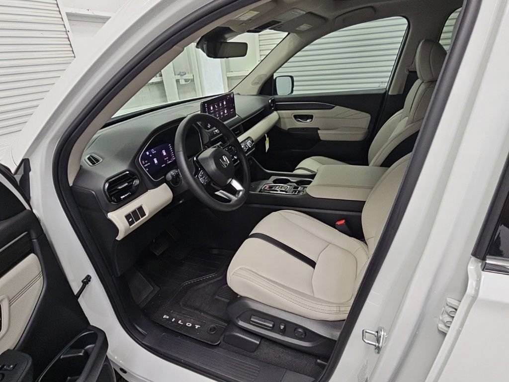 New 2026 Honda Pilot Touring image 10