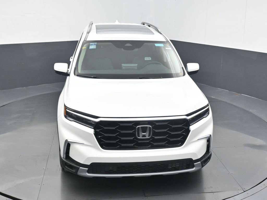 New 2025 Honda Pilot Touring image 6