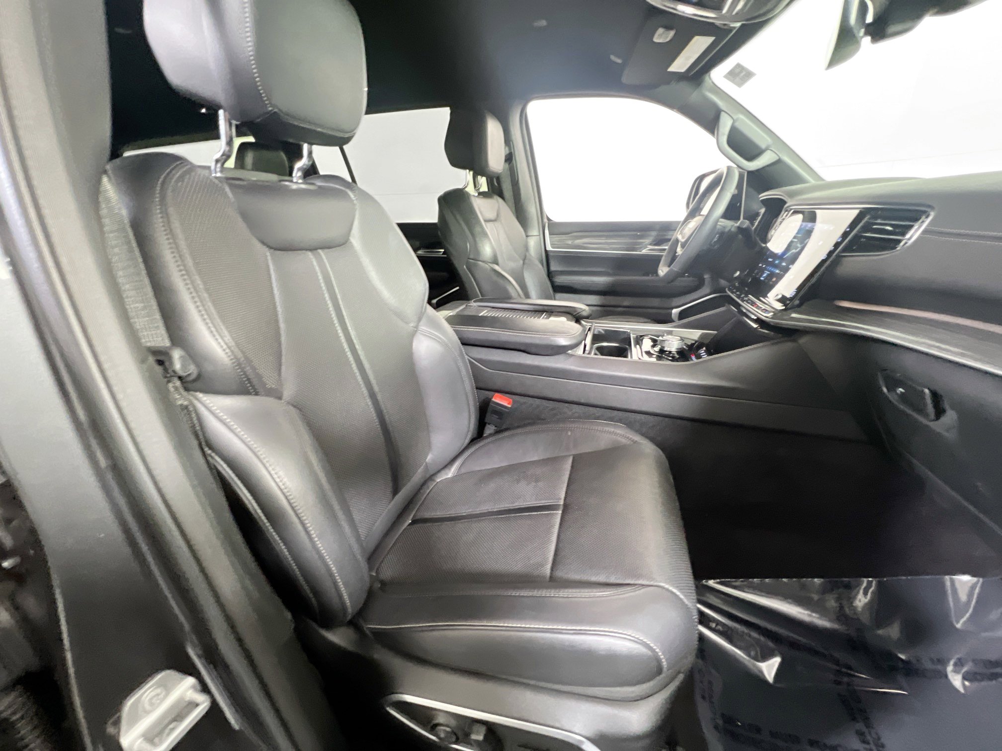 Used 2022 Jeep Wagoneer Series II image 30