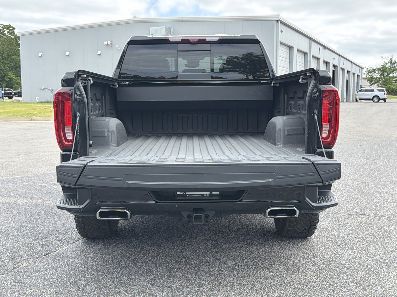Used 2024 GMC Sierra 1500 Denali w/ Technology Package AWD/4WD image 32