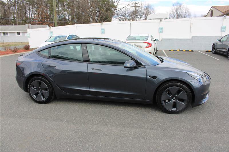 Used 2023 Tesla Model 3 Standard Range image 9