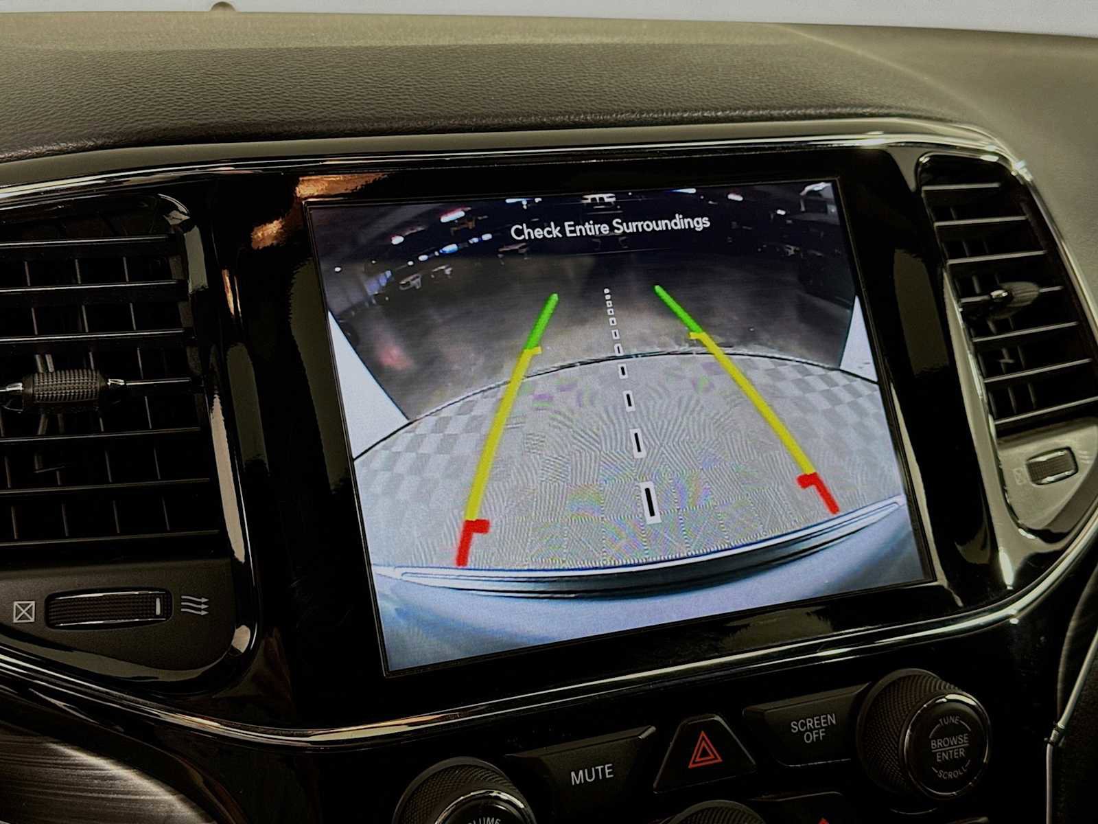 Used 2020 Jeep Grand Cherokee Limited w/ Premium Lighting Group image 16