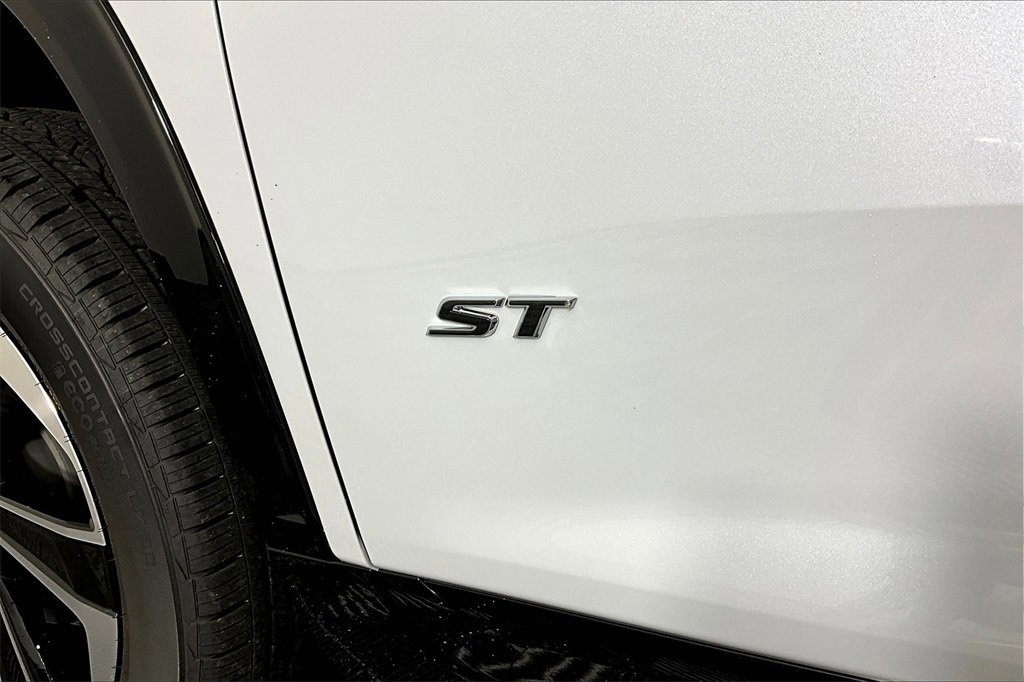 New 2026 Buick Enclave Sport Touring w/ Super Cruise Package image 9