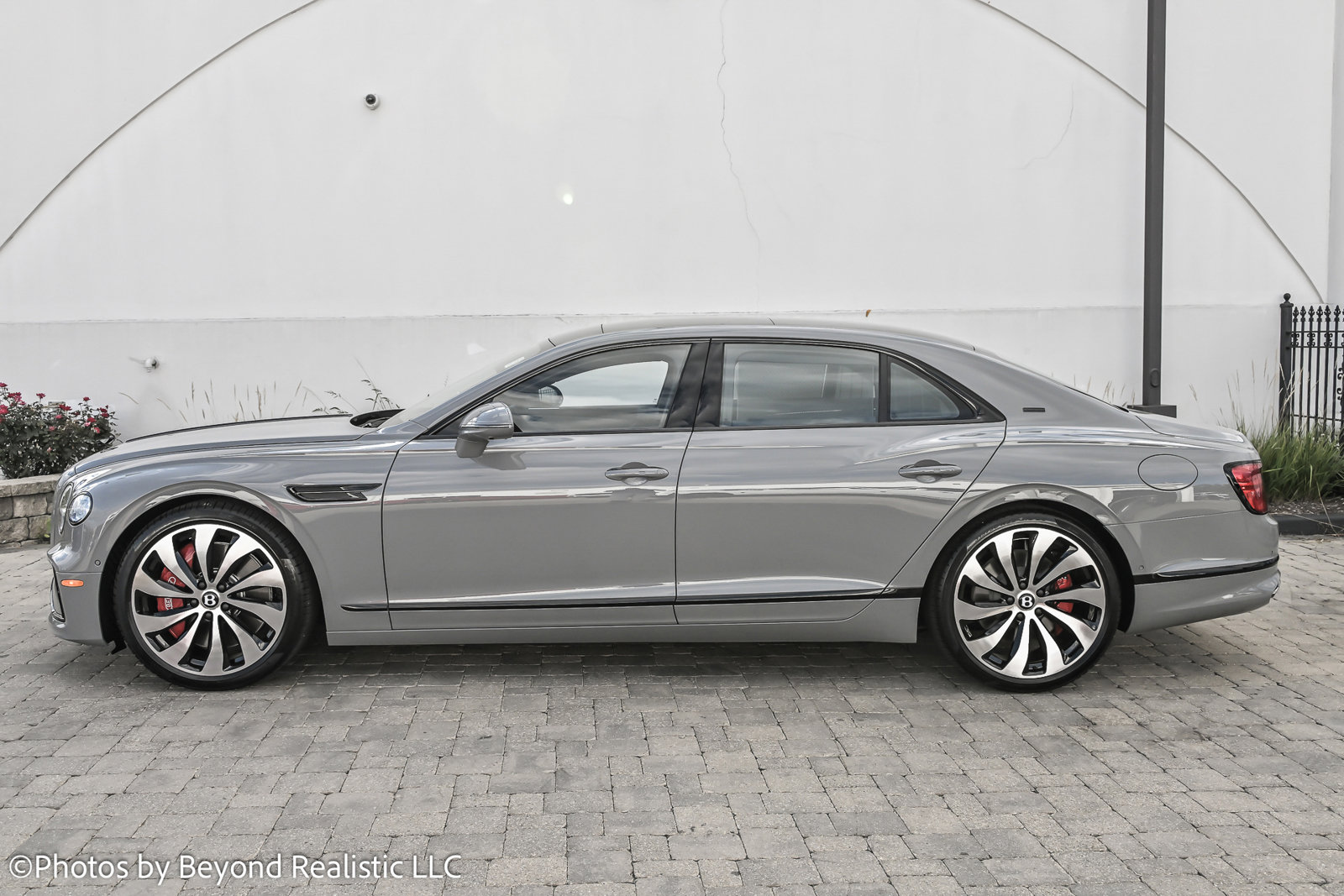 New 2025 Bentley Flying Spur Plug-In Hybrid image 9