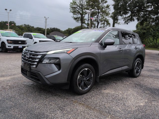 Used 2025 Nissan Rogue SV w/ SV Premium Package FWD image 8