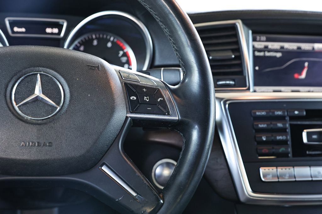 Used 2013 Mercedes-Benz GL 550 4MATIC image 34