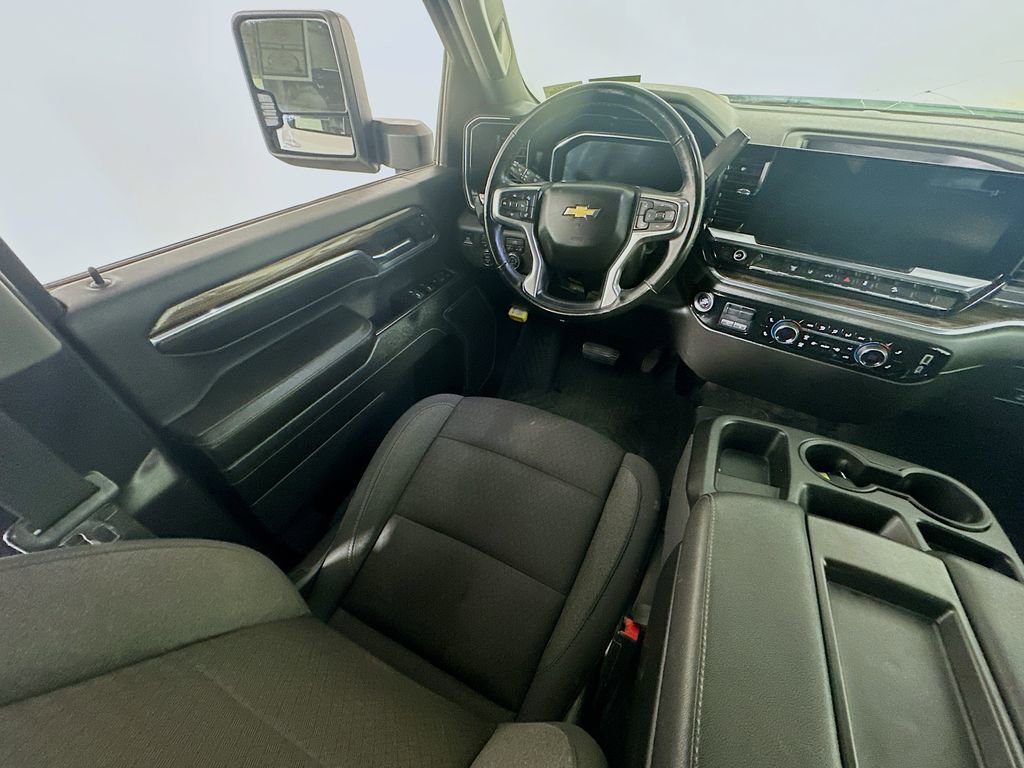 Used 2024 Chevrolet Silverado 2500 LT image 9