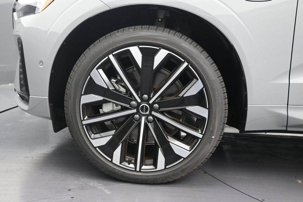 New 2026 Volvo XC60 T8 Ultra w/ Protection Package Premier AWD/4WD image 9