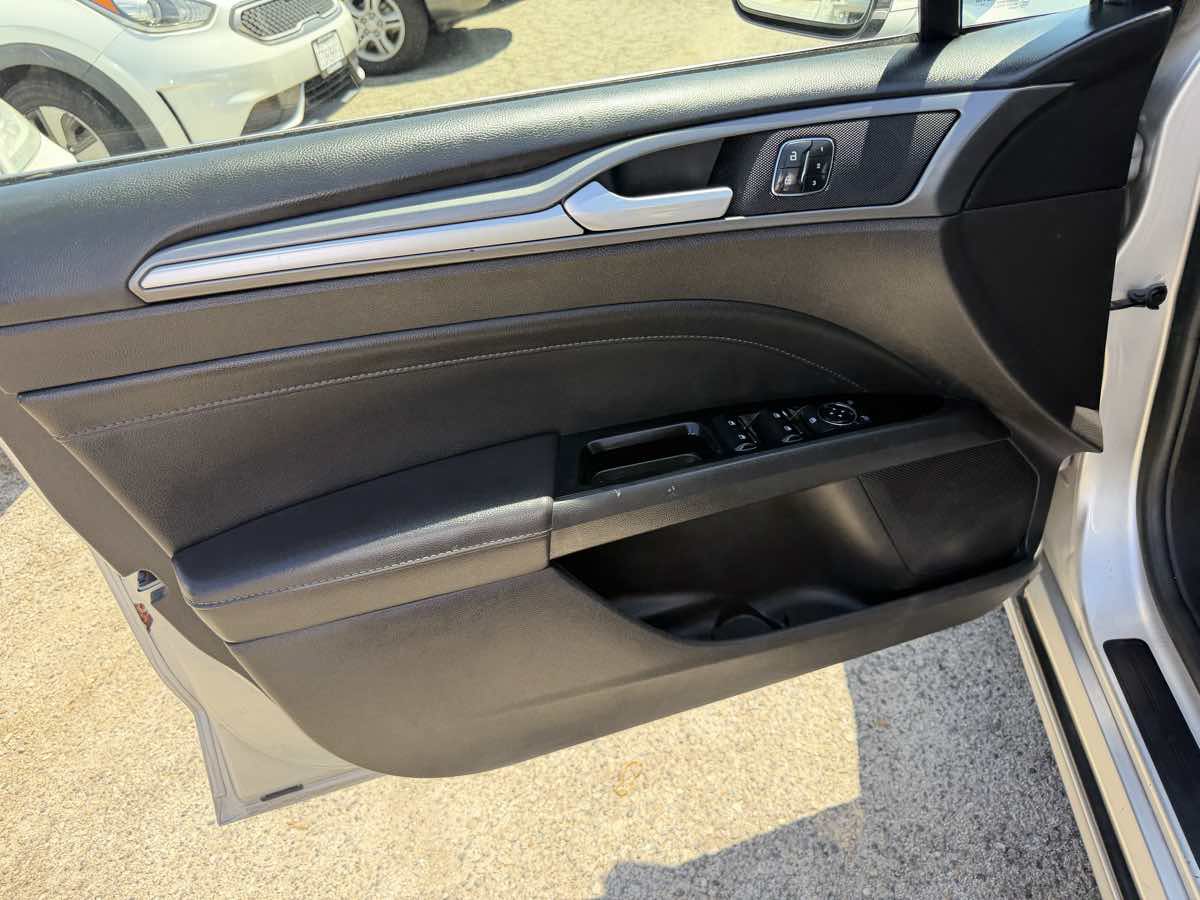 Used 2014 Ford Fusion Energi Titanium FWD image 11