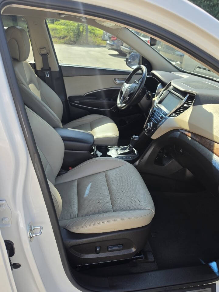 Used 2017 Hyundai Santa Fe Limited FWD image 13