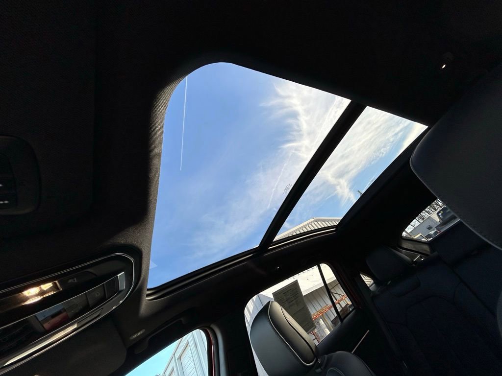 Used 2025 Jeep Wagoneer S Limited image 35