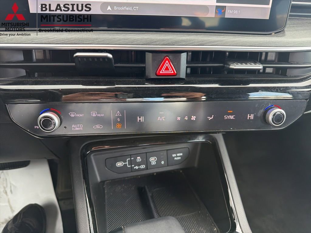 Used 2025 Kia K5 EX FWD image 33