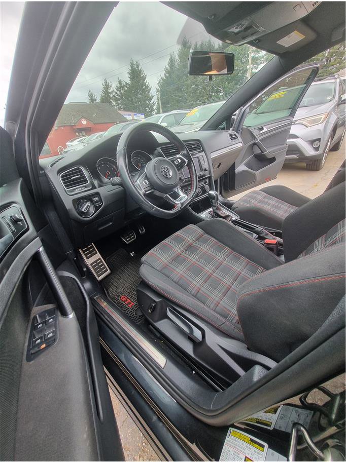 Used 2017 Volkswagen GTI Sport FWD image 6