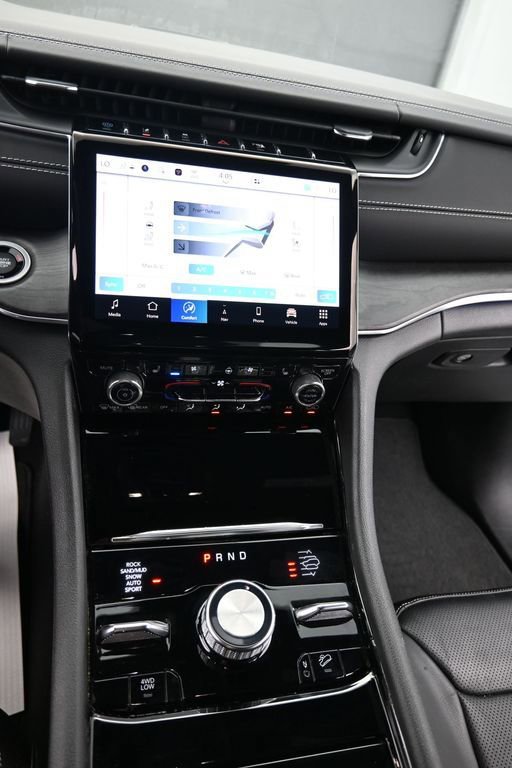 Used 2022 Jeep Grand Cherokee Overland image 35