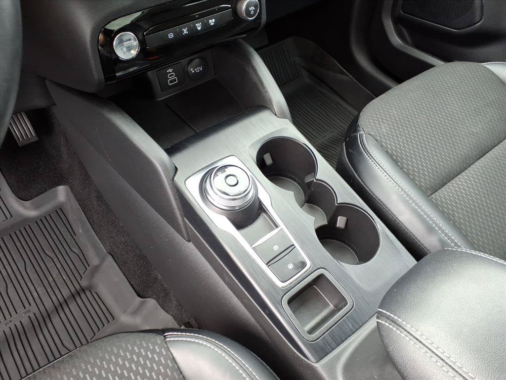Used 2025 Ford Escape SE FWD image 16