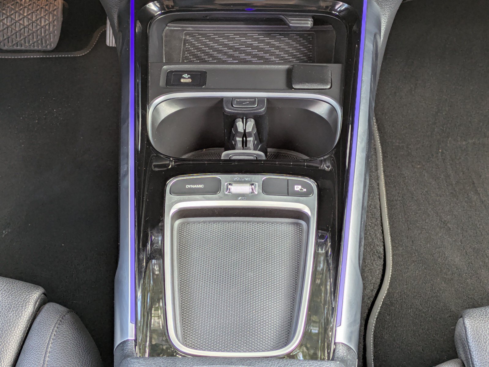 Used 2025 Mercedes-Benz GLB 250 w/ Exclusive Package image 17