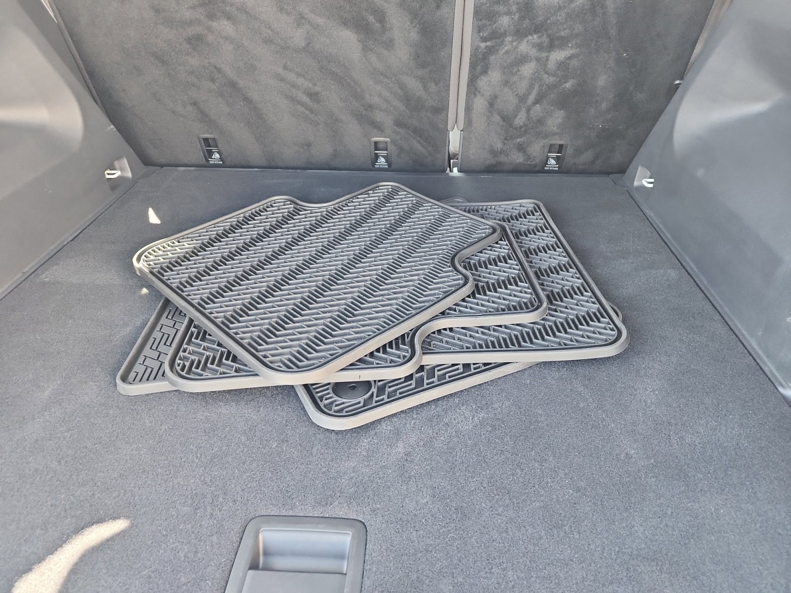 Certified 2024 Volkswagen Atlas Cross Sport SE image 31