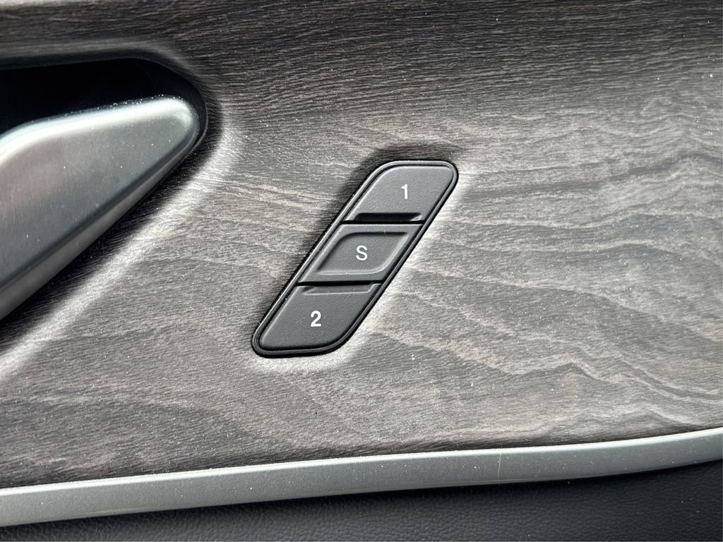 Used 2022 Jeep Grand Cherokee L Limited image 23