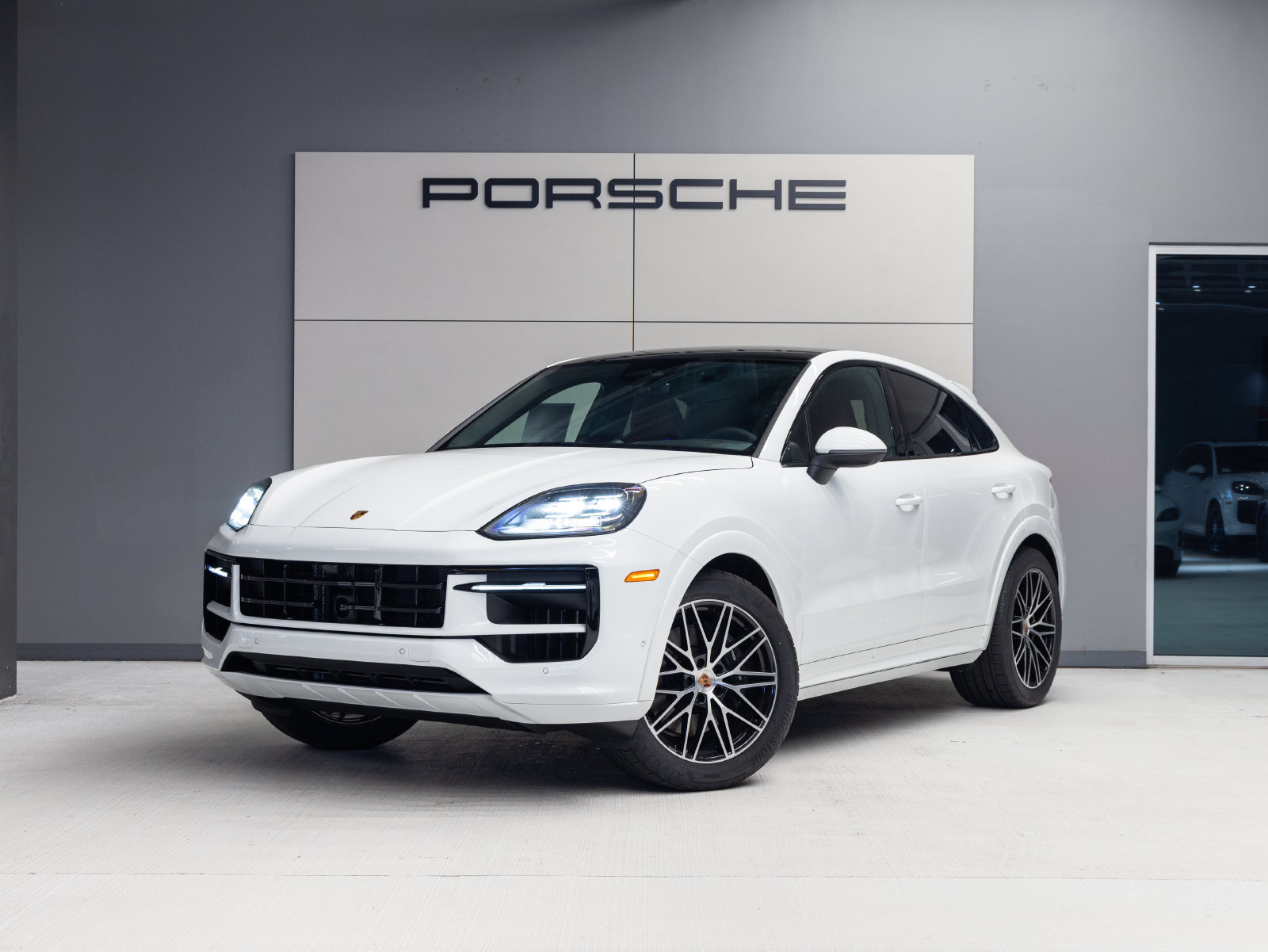 New 2026 Porsche Cayenne Coupe AWD/4WD image 1