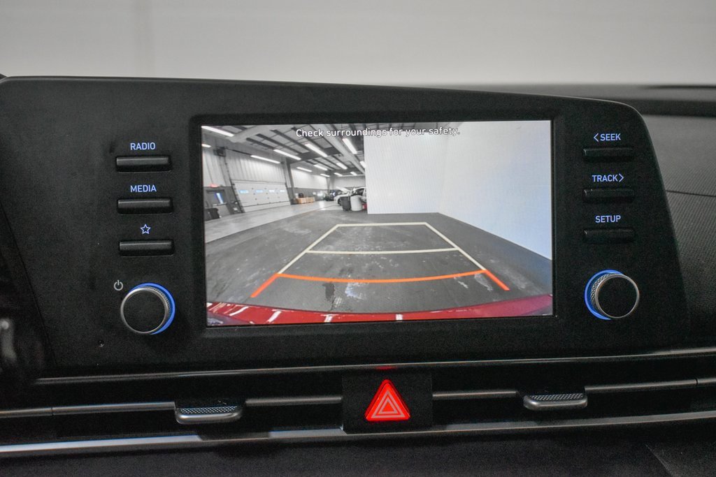 Used 2023 Hyundai Elantra SE w/ Preferred Accessory Package image 16