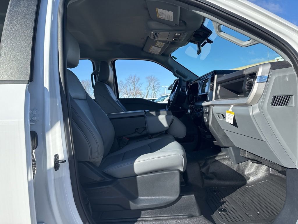 New 2026 Ford F250 XL w/ XL Chrome Package image 21