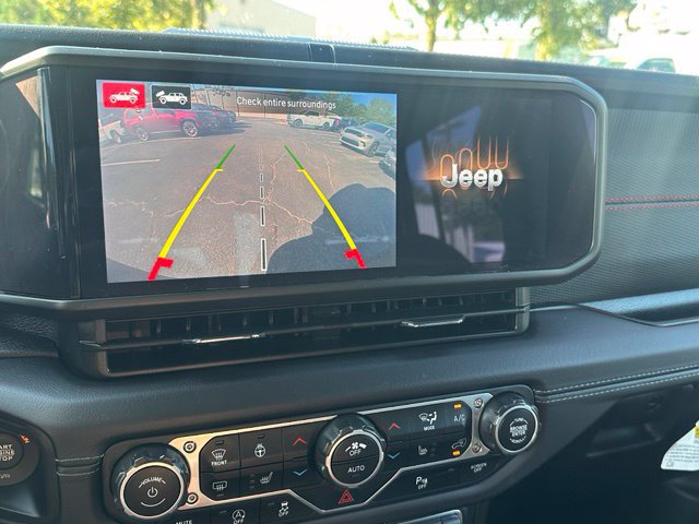 Used 2025 Jeep Wrangler Unlimited Rubicon AWD/4WD image 25