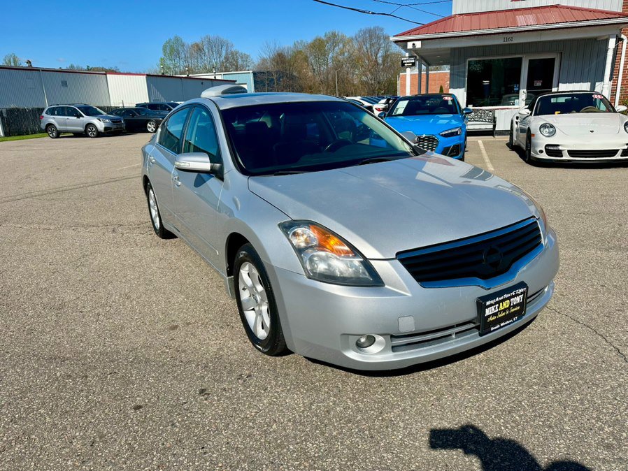 Used 2009 Nissan Altima 3.5 SL w/ Emergency Aid Pkg FWD image 3