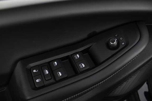 New 2025 Jeep Grand Cherokee L Limited w/ Black Appearance Package image 16