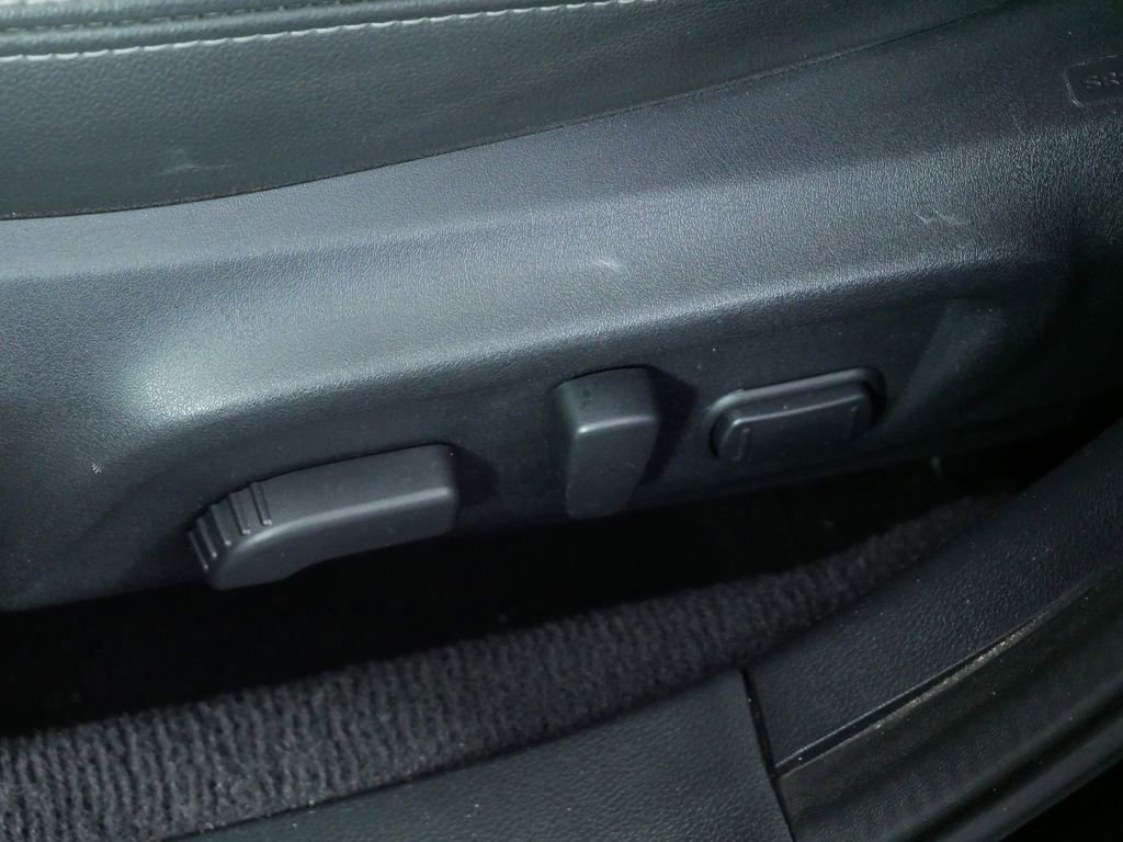 Used 2015 Subaru Outback 3.6R Limited image 18