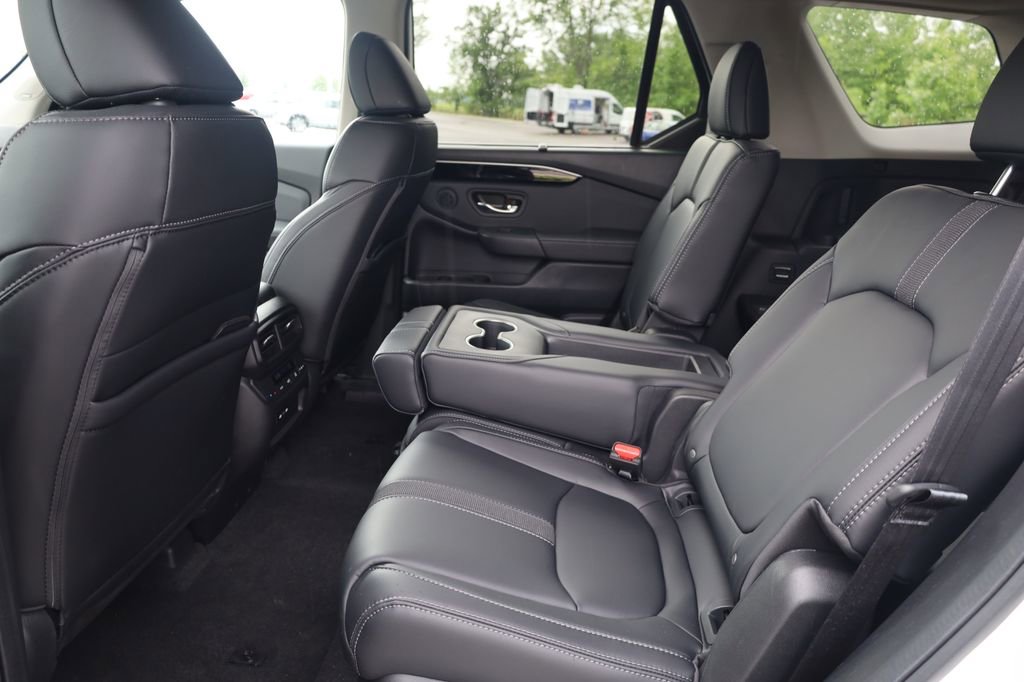 New 2025 Honda Pilot Touring image 28