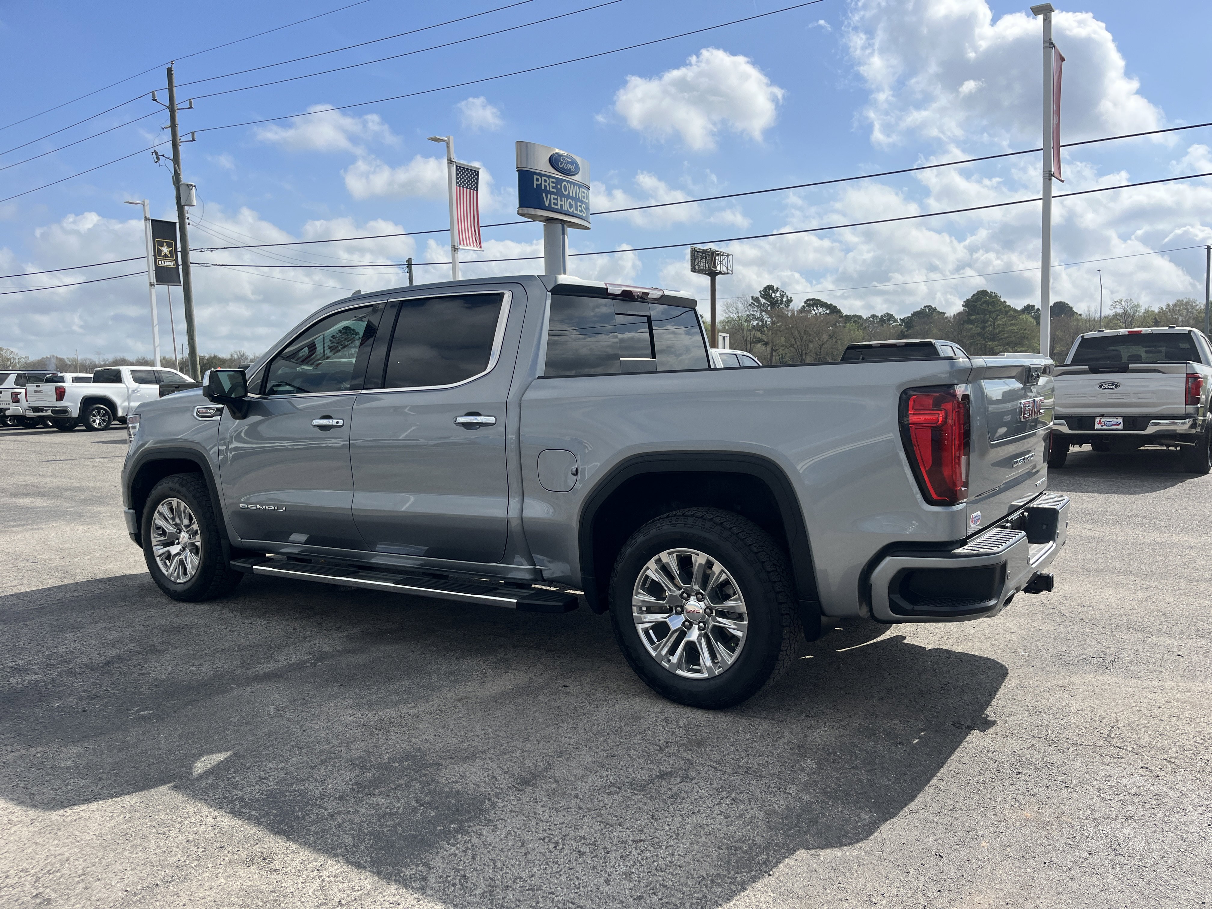 Used 2024 GMC Sierra 1500 Denali w/ Technology Package image 7