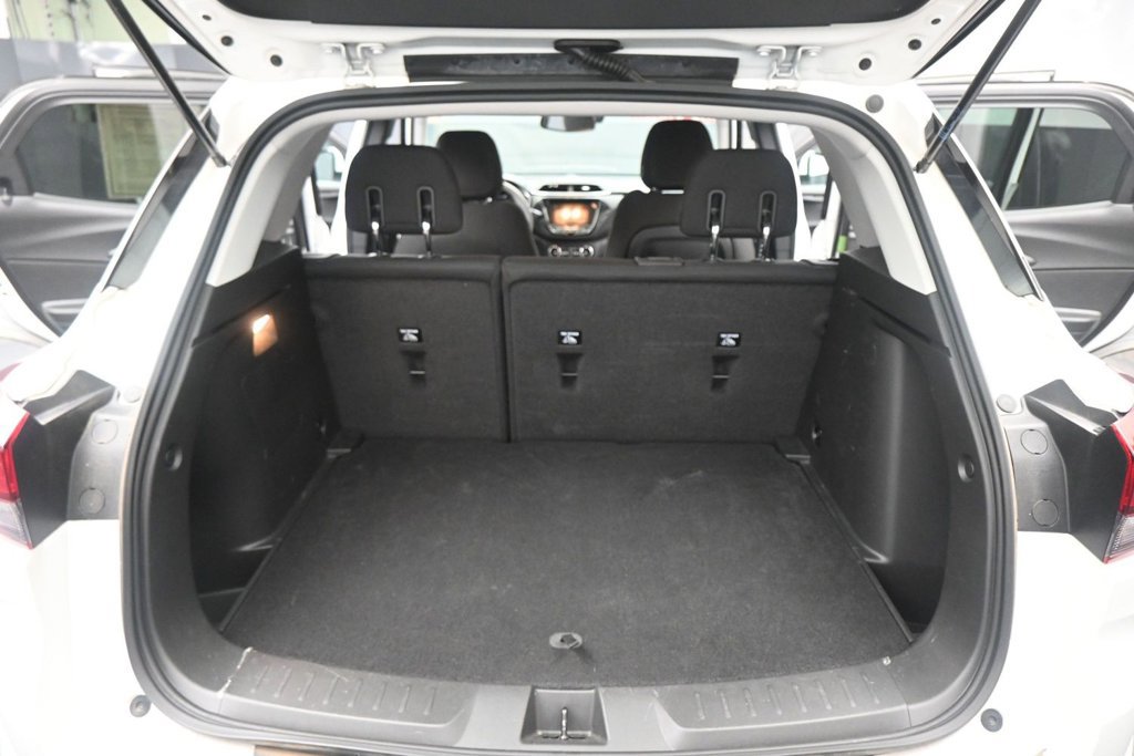 Used 2023 Chevrolet TrailBlazer LT w/ Convenience Package FWD image 18