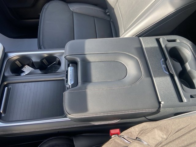 New 2025 Ford Expedition Platinum w/ Stealth Performance Package image 16