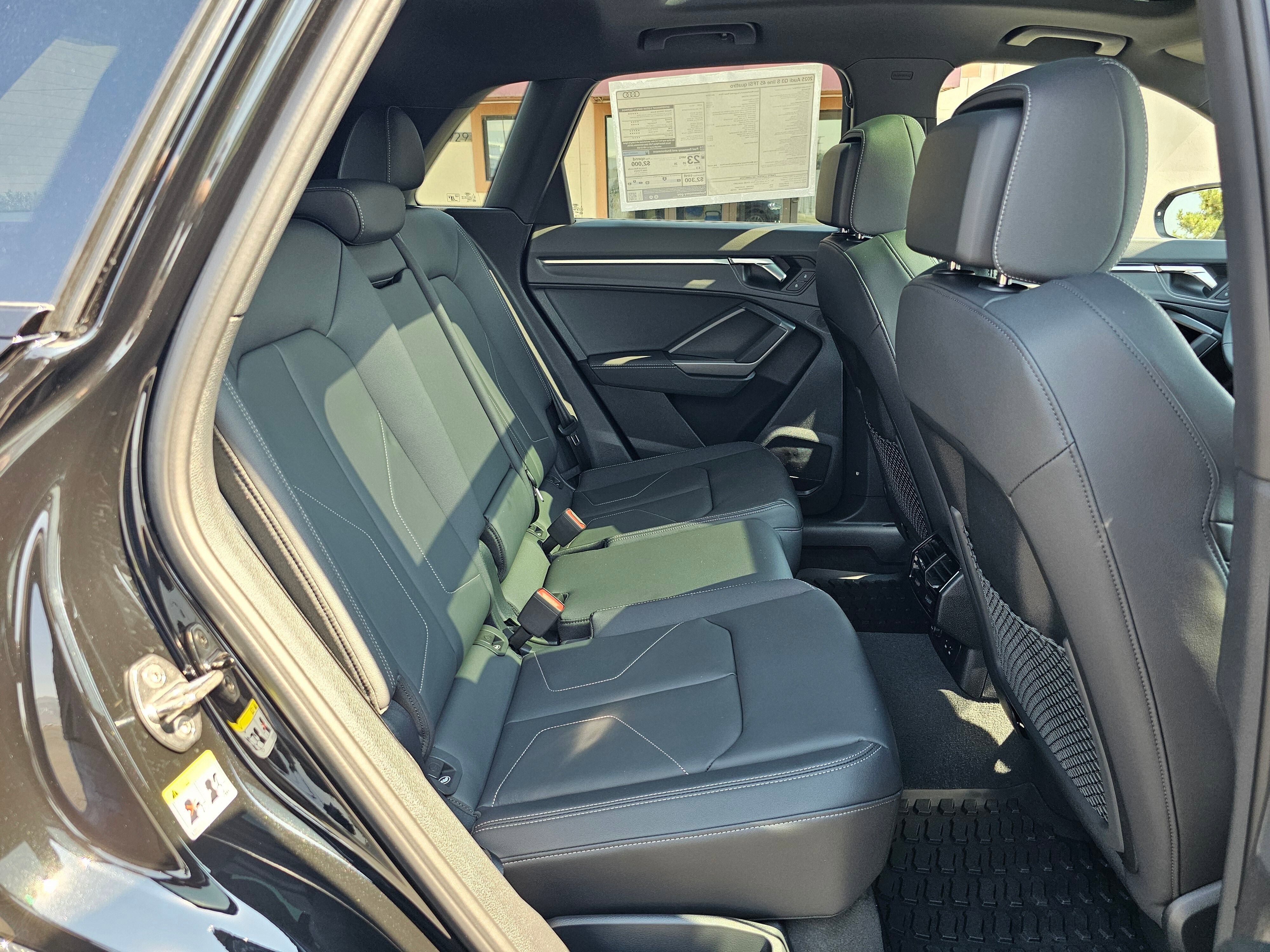 New 2025 Audi Q3 2.0T Premium image 13