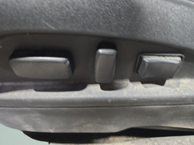 Used 2011 GMC Terrain SLT FWD image 11