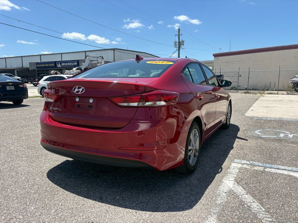 Used 2017 Hyundai Elantra SE FWD image 3