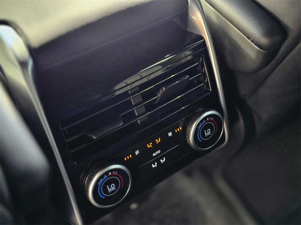 Used 2023 Land Rover Range Rover SE image 18