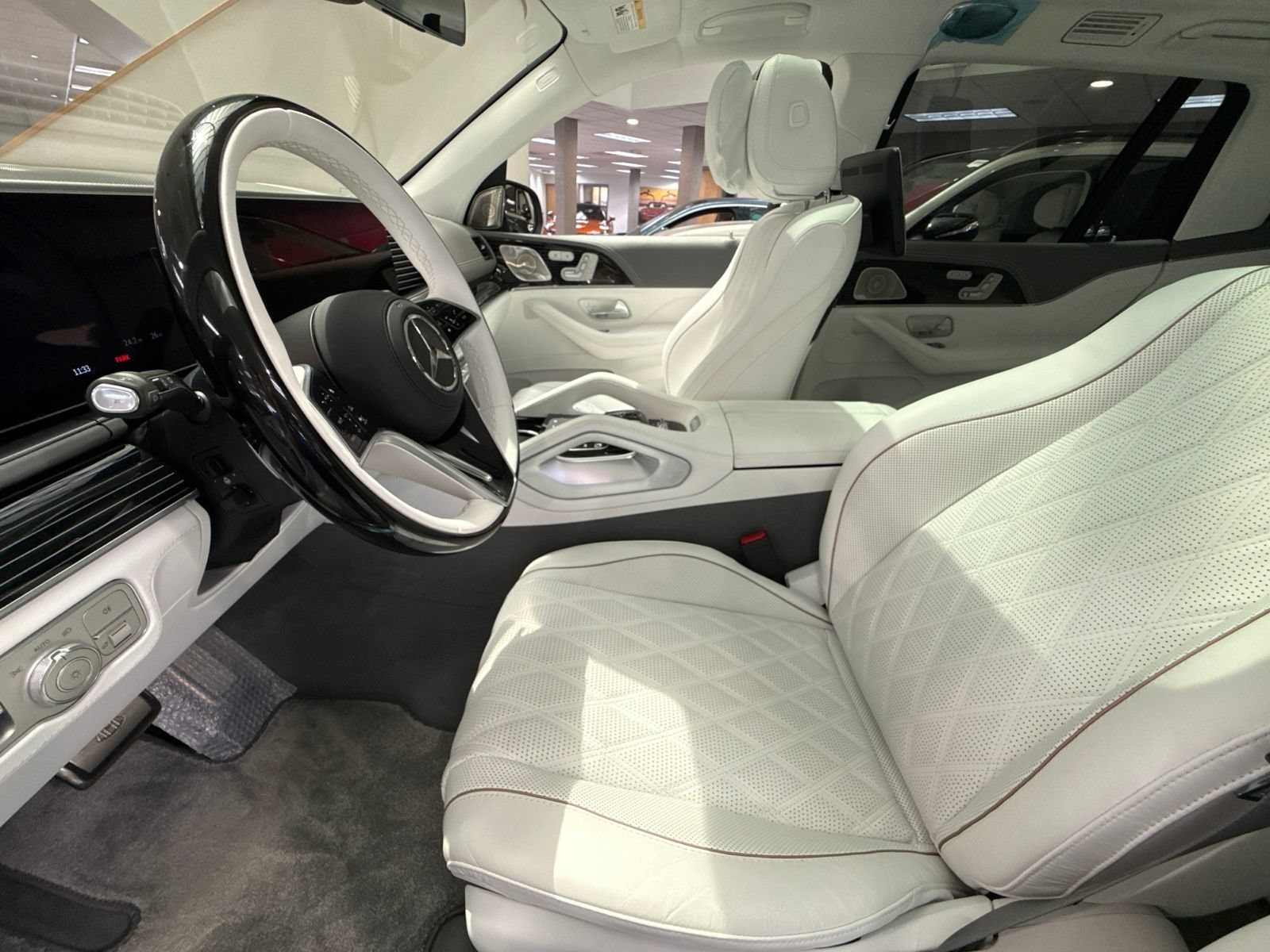 New 2026 Mercedes-Benz Maybach GLS 600 4MATIC image 12
