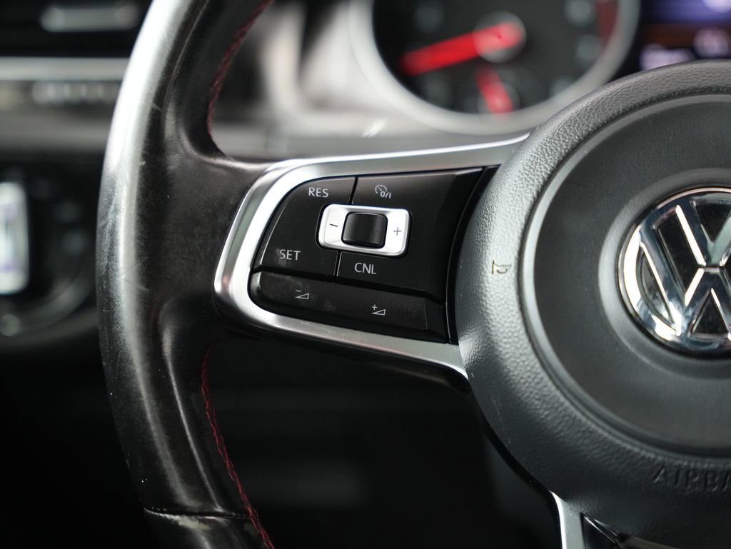 Used 2015 Volkswagen GTI SE FWD image 12
